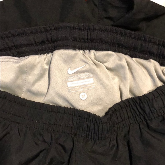 Nike Youth M shorts - Picture 2 of 2